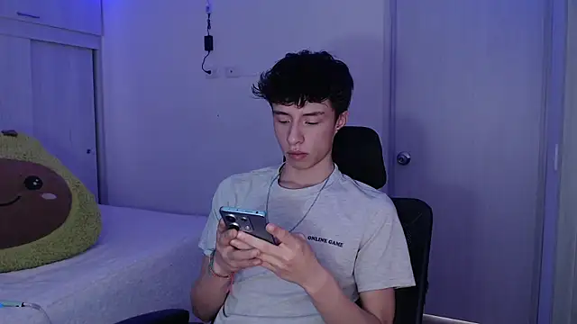 Juanmres online show from April 2026 02:00:02 PM