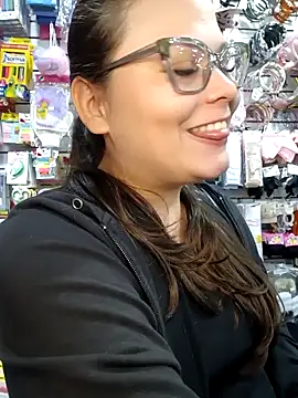 Vale Saenzz online show from November 2025 08:52:01 PM