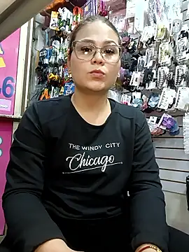 Snapshot of Vale_Saenzz chatting on January 2026 12:24:01 AM Vale Saenzz online show from January 2026 12:24:01 AM