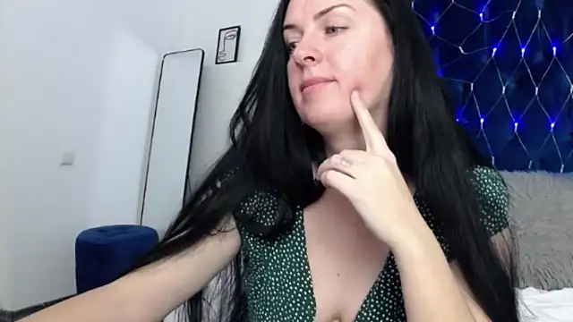 JacquelineElle online show from February 2025 06:24:01 PM