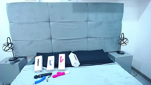 CamiilaReyes online show from March 2025 01:46:01 PM