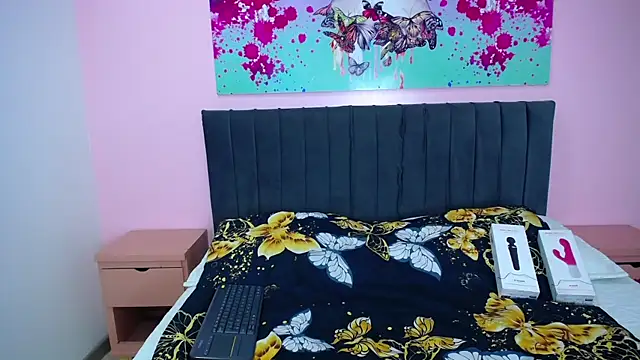 CamiilaReyes online show from September 2025 01:14:02 PM