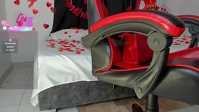 Nicol TransGirl online show from February 2026 02:50:02 AM