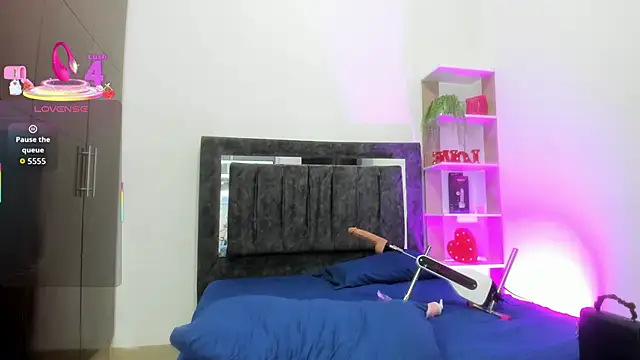 Nicol TransGirl online show from April 2026 04:56:01 AM