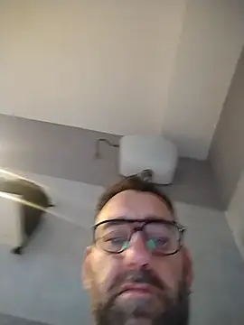 Snapshot of Hardasanut chatting on November 2025 06:03:02 AM Hardasanut online show from November 2025 06:03:02 AM