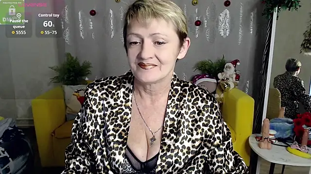 Snapshot of SexyGrandma_ chatting on December 2025 03:51:02 PM SexyGrandma online show from December 2025 03:51:02 PM