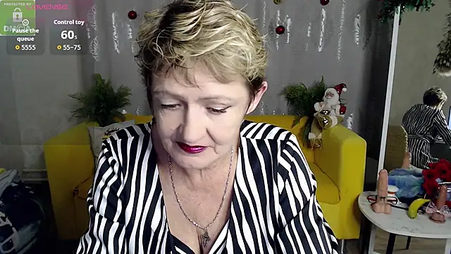 Snapshot of SexyGrandma_ chatting on December 2025 04:36:02 PM SexyGrandma online show from December 2025 04:36:02 PM