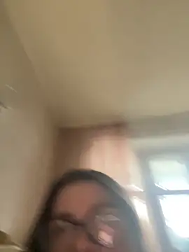 DearAlise online show from December 2025 10:32:02 AM