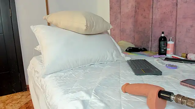 Annita001 online show from January 2026 06:57:02 PM