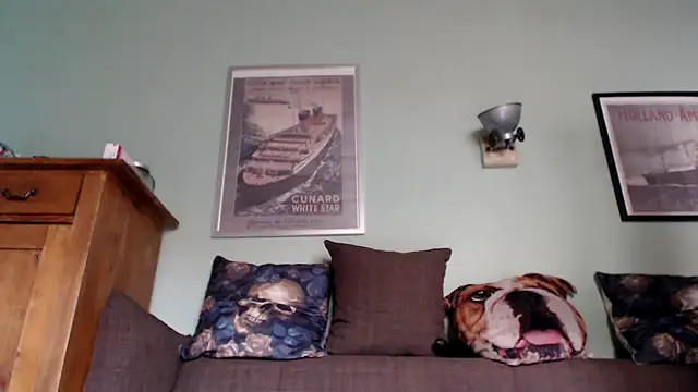 Snapshot of Astrid-Gilbert chatting on January 2025 12:02:02 PM Astrid-Gilbert online show from January 2025 12:02:02 PM