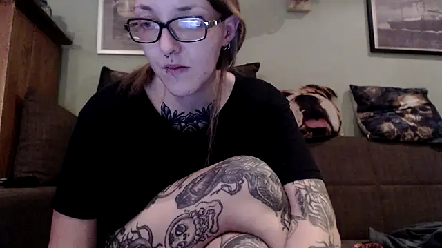 Snapshot of Astrid-Gilbert chatting on January 2025 09:28:01 PM Astrid-Gilbert online show from January 2025 09:28:01 PM