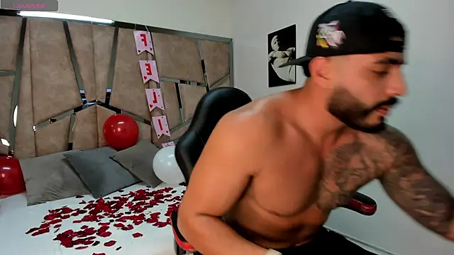 Snapshot of LeandroRusso chatting on February 2025 08:05:01 PM LeandroRusso online show from February 2025 08:05:01 PM