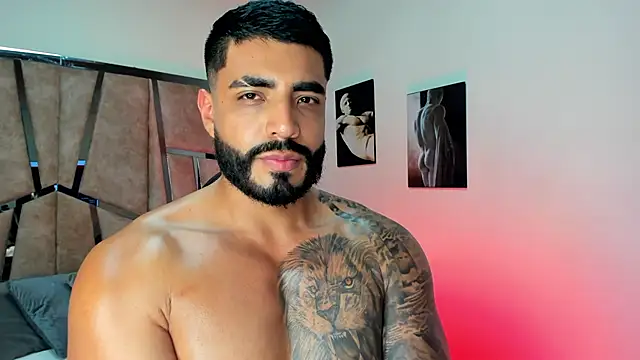 Snapshot of LeandroRusso chatting on February 2025 10:37:01 PM LeandroRusso online show from February 2025 10:37:01 PM