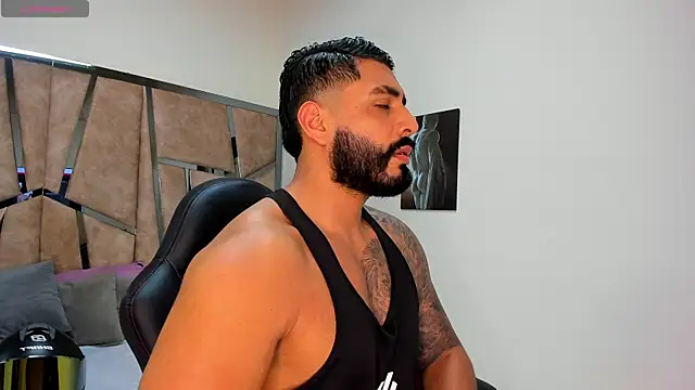 Snapshot of LeandroRusso chatting on March 2025 08:48:02 PM LeandroRusso online show from March 2025 08:48:02 PM