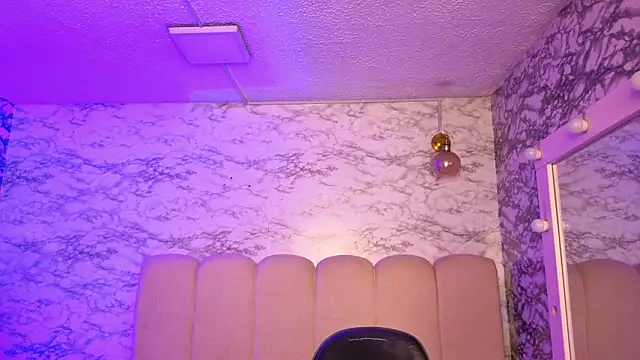 Hela v online show from March 2026 12:10:01 PM