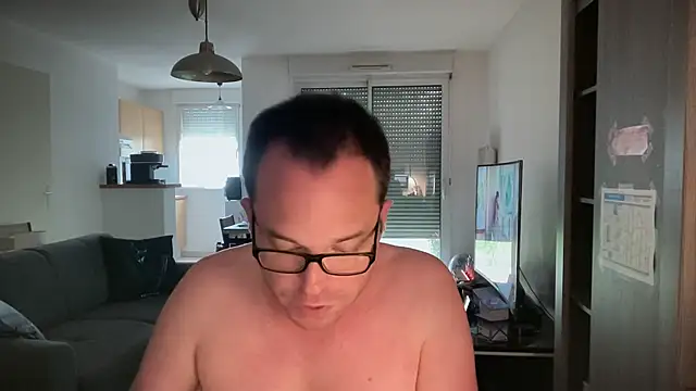 Funnyjul31 online show from April 2026 04:44:01 PM