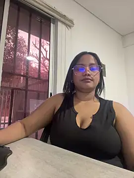 my cam online show from February 2025 07:05:02 PM