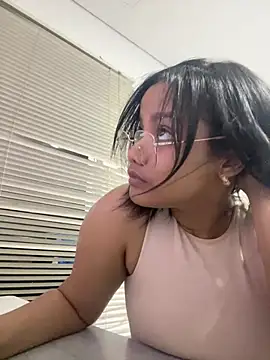 my cam online show from March 2025 12:05:02 AM