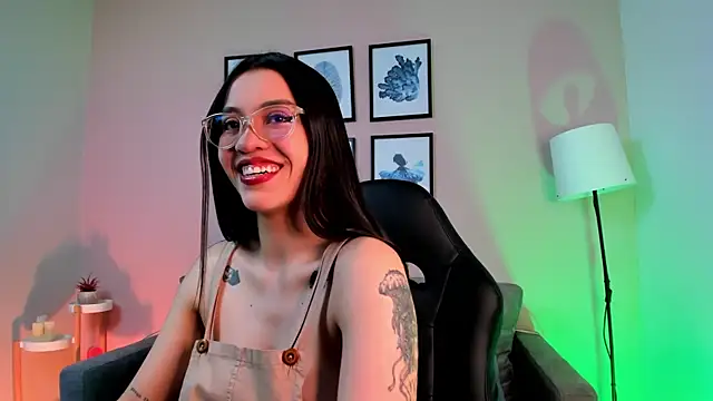 Snapshot of nina__dixon chatting on October 2025 08:26:01 PM nina dixon online show from October 2025 08:26:01 PM