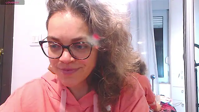 Snapshot of Ju-Hot chatting on January 2025 05:20:01 PM Ju-Hot online show from January 2025 05:20:01 PM