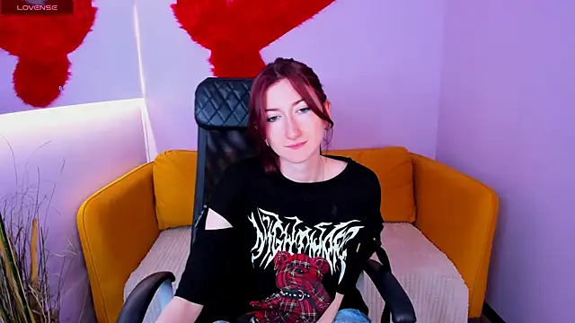 Snapshot of Violet_Moreau chatting on July 2026 09:56:01 AM Violet Moreau online show from July 2026 09:56:01 AM