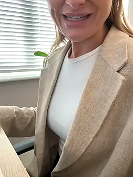 Snapshot of Phoebe_Lily chatting on October 2025 02:42:02 PM Phoebe Lily online show from October 2025 02:42:02 PM