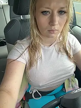 Snapshot of kcmo1010 chatting on October 2025 09:28:02 PM kcmo1010 online show from October 2025 09:28:02 PM