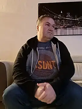 Snapshot of Pourleplasirs chatting on January 2025 10:51:02 PM Pourleplasirs online show from January 2025 10:51:02 PM