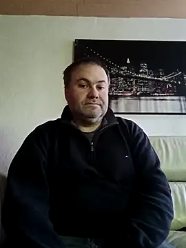 Snapshot of Pourleplasirs chatting on March 2025 05:27:02 PM Pourleplasirs online show from March 2025 05:27:02 PM