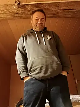 Snapshot of Pourleplasirs chatting on March 2025 11:53:01 PM Pourleplasirs online show from March 2025 11:53:01 PM