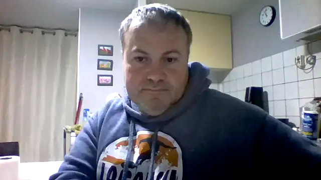 Snapshot of Pourleplasirs chatting on November 2025 10:40:01 PM Pourleplasirs online show from November 2025 10:40:01 PM