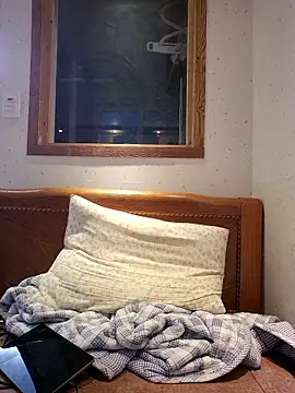 Tyyyggjju online show from November 2025 09:52:01 PM