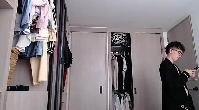 Snapshot of miketwink chatting on March 2025 10:09:02 PM miketwink online show from March 2025 10:09:02 PM