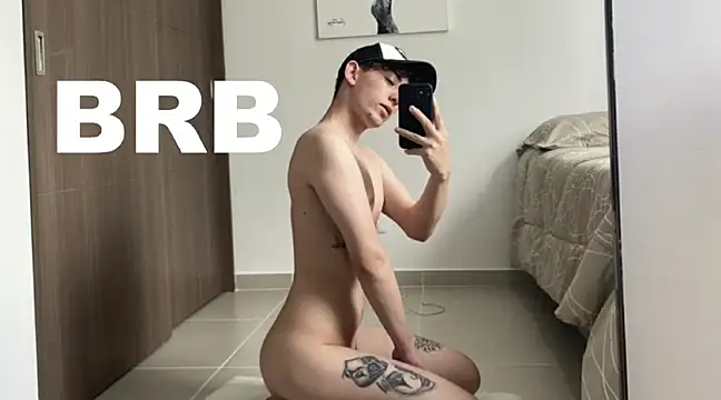 Snapshot of miketwink chatting on March 2025 01:02:02 AM miketwink online show from March 2025 01:02:02 AM