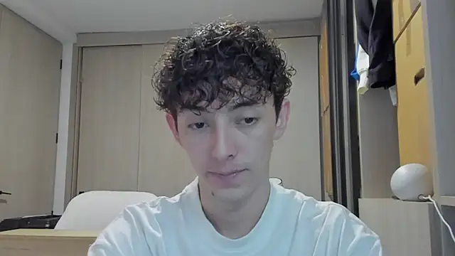 Snapshot of miketwink chatting on September 2025 12:11:01 AM miketwink online show from September 2025 12:11:01 AM