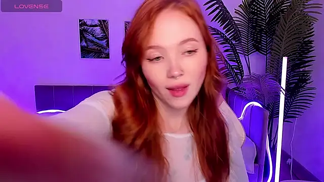 Snapshot of Maya_Light chatting on October 2025 02:11:01 AM Maya Light online show from October 2025 02:11:01 AM