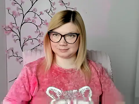 Snapshot of Lola_moree chatting on May 2026 12:02:01 PM Lola moree online show from May 2026 12:02:01 PM