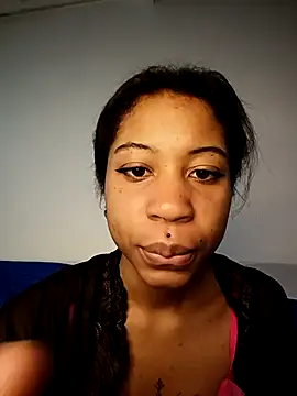 Zaira Rose  online show from February 2026 12:28:01 PM