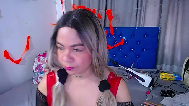 Snapshot of hornny_cougar chatting on October 2025 06:52:02 PM hornny cougar online show from October 2025 06:52:02 PM