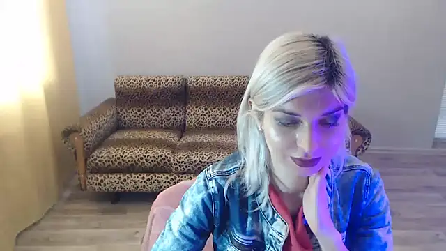 Snapshot of SexyBeatriice chatting on January 2025 10:10:01 AM SexyBeatriice online show from January 2025 10:10:01 AM