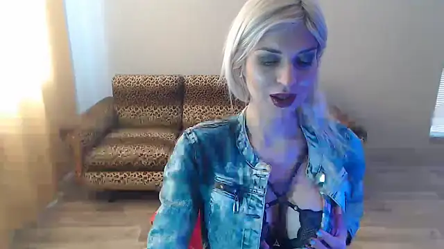 Snapshot of SexyBeatriice chatting on February 2025 10:10:01 AM SexyBeatriice online show from February 2025 10:10:01 AM