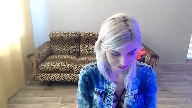Snapshot of SexyBeatriice chatting on February 2025 07:23:01 AM SexyBeatriice online show from February 2025 07:23:01 AM