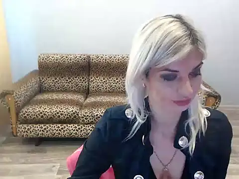 Snapshot of SexyBeatriice chatting on October 2025 06:16:02 AM SexyBeatriice online show from October 2025 06:16:02 AM