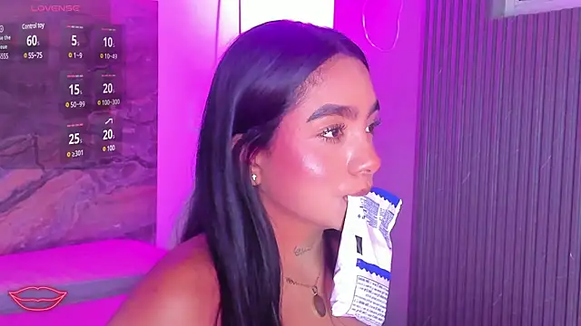 Snapshot of Estefy_gomez09 chatting on March 2025 03:52:02 AM Estefy gomez09 online show from March 2025 03:52:02 AM