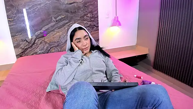 Snapshot of Estefy_gomez09 chatting on March 2025 09:45:02 AM Estefy gomez09 online show from March 2025 09:45:02 AM