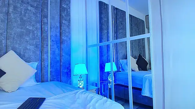 AliDiaz  online show from February 2026 07:25:02 PM