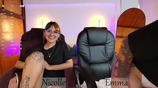 Snapshot of _Emma11 chatting on February 2025 10:24:01 PM Emma11 online show from February 2025 10:24:01 PM