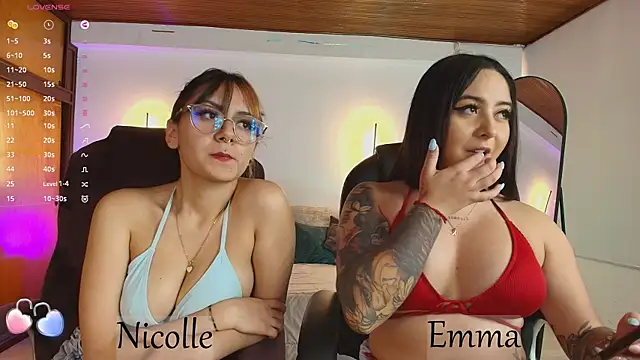 Snapshot of _Emma11 chatting on February 2025 10:37:02 PM Emma11 online show from February 2025 10:37:02 PM