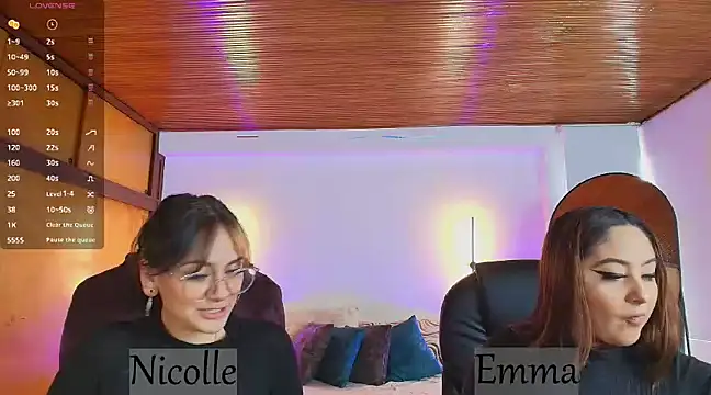 Snapshot of _Emma11 chatting on March 2025 07:42:02 PM Emma11 online show from March 2025 07:42:02 PM