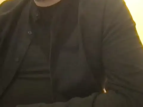 Snapshot of LEB_bott89 chatting on November 2025 06:18:02 PM LEB bott89 online show from November 2025 06:18:02 PM